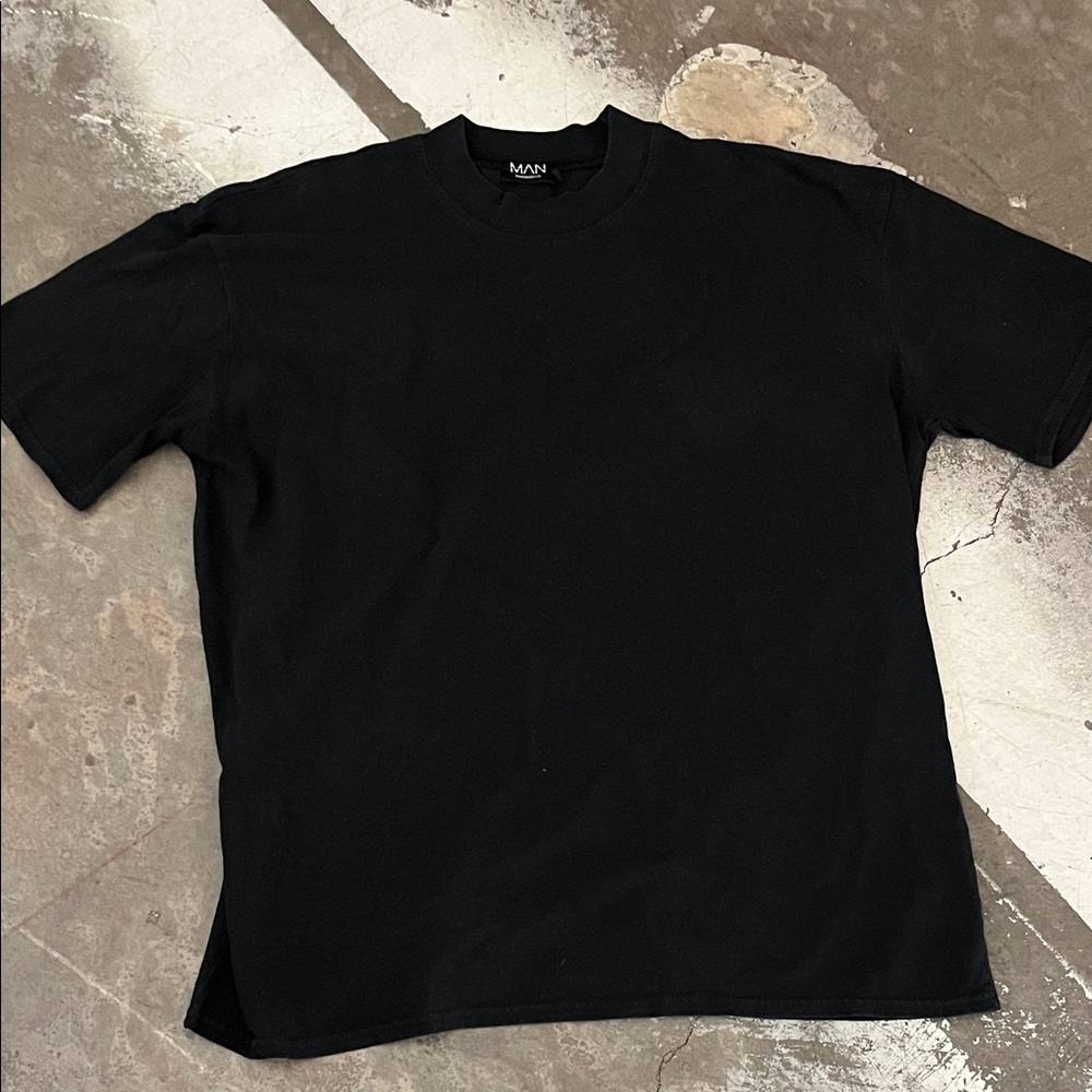 Mann Black Short Sleeve Tee for Men